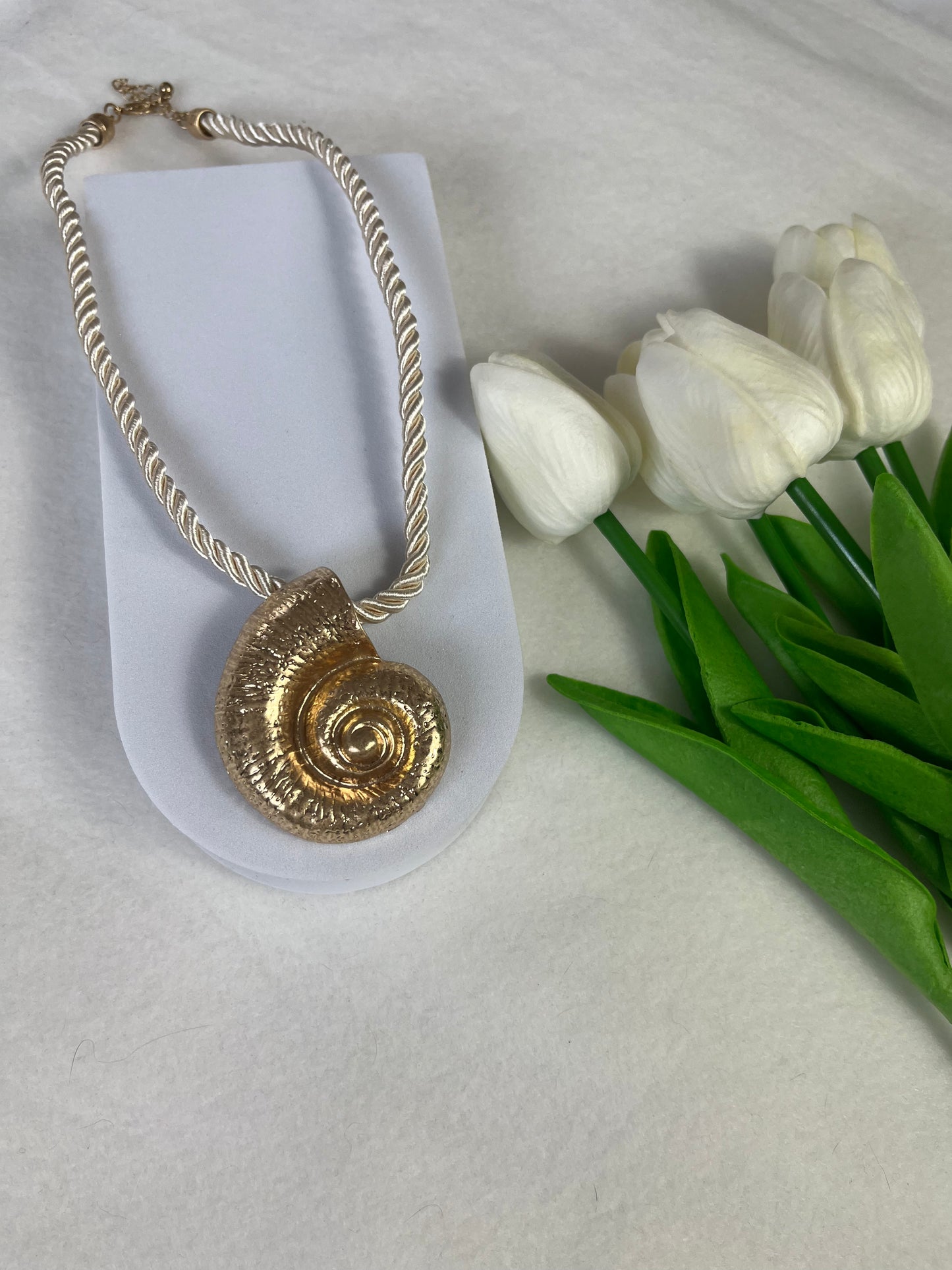 Collier corde et coquillage